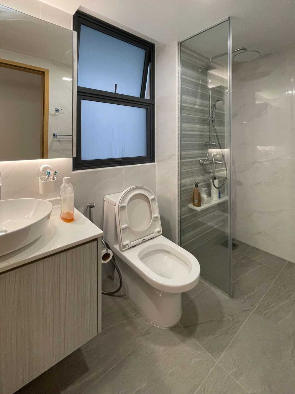 Scandinavian Bathroom with Mirror and Shower Screen