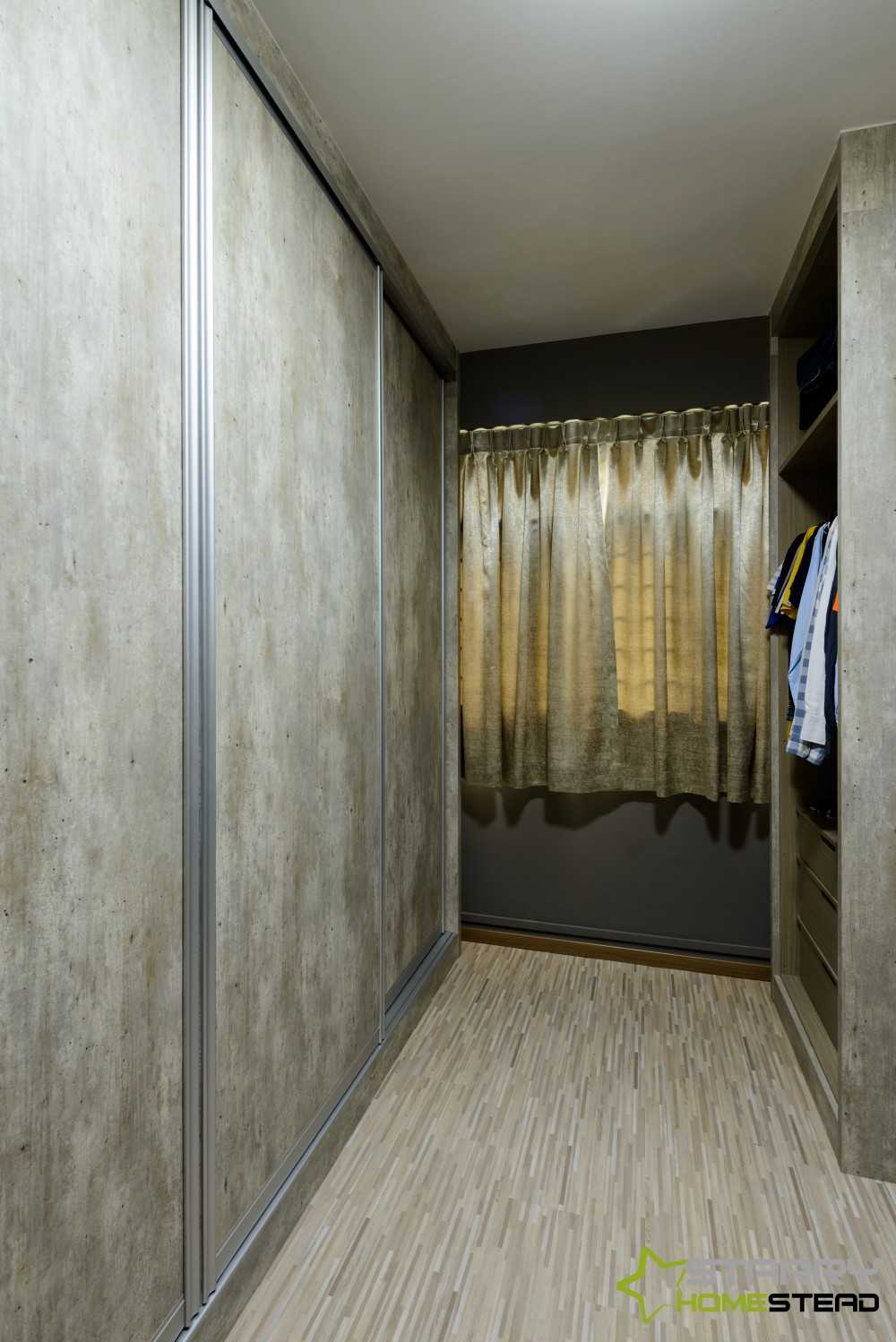 Scandinavian Walk-in Wardrobe with Wardrobe and Sliding Wardrobe