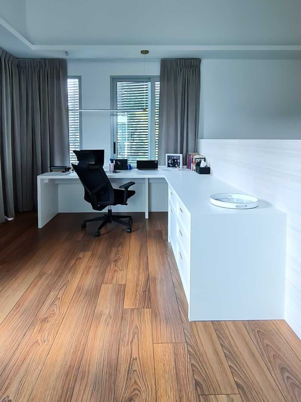 Scandinavian Bedroom with Window Grille and Desk