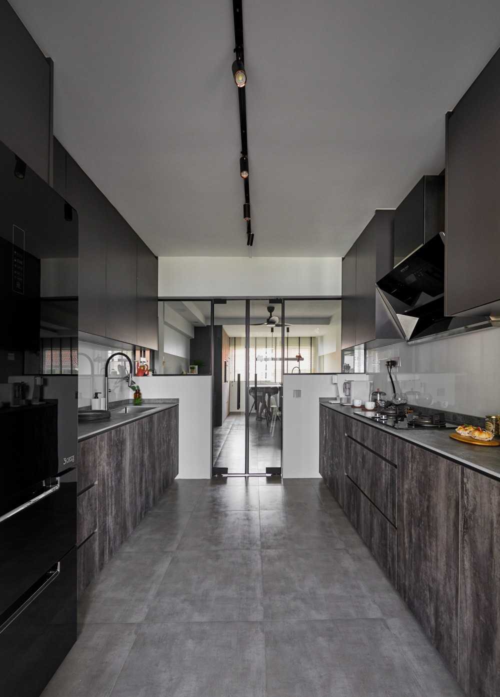 Contemporary Kitchen with Cupboard and Kitchen Backsplash