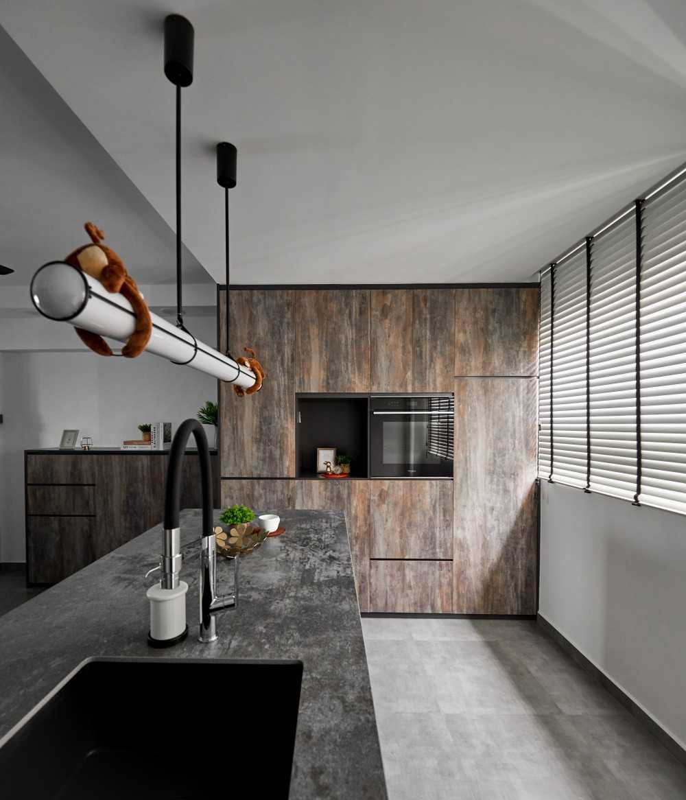 Contemporary Kitchen with Cupboard and Open Kitchen