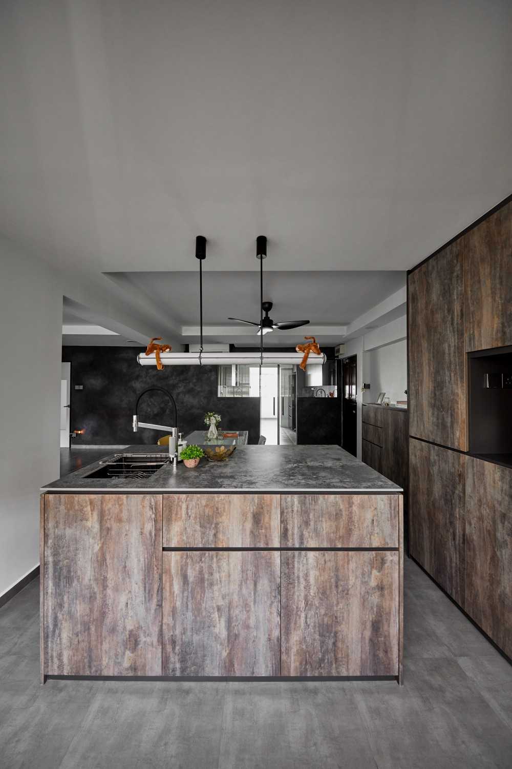 Contemporary Kitchen with Kitchen Island and Cupboard