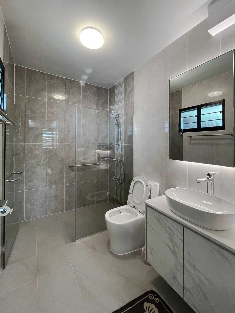 Modern Bathroom with Mirror and Shower Screen