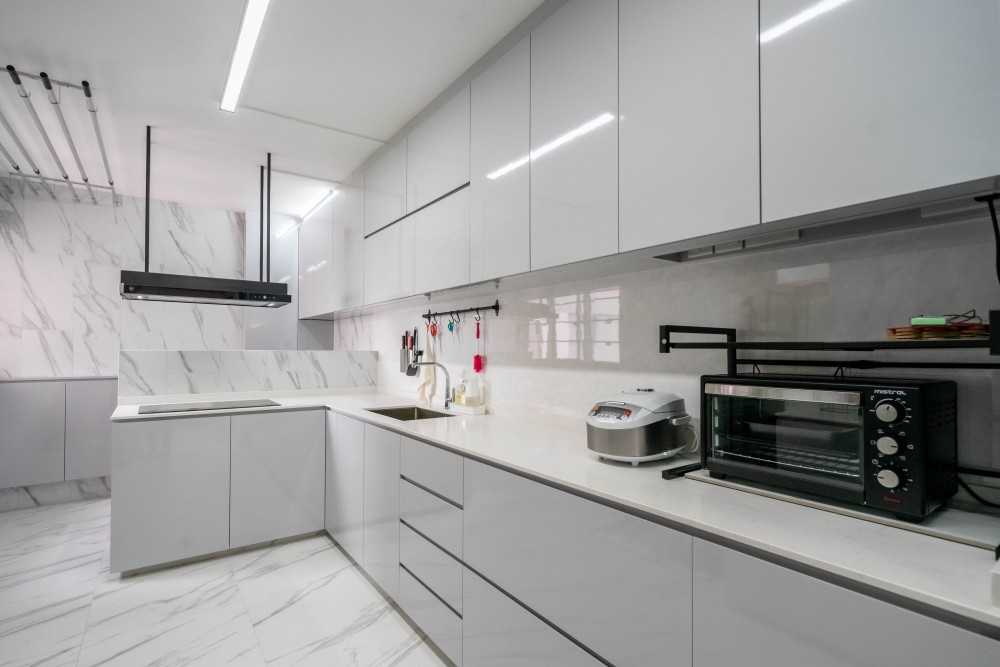 Modern Kitchen with Vinyl Flooring and Wood Flooring