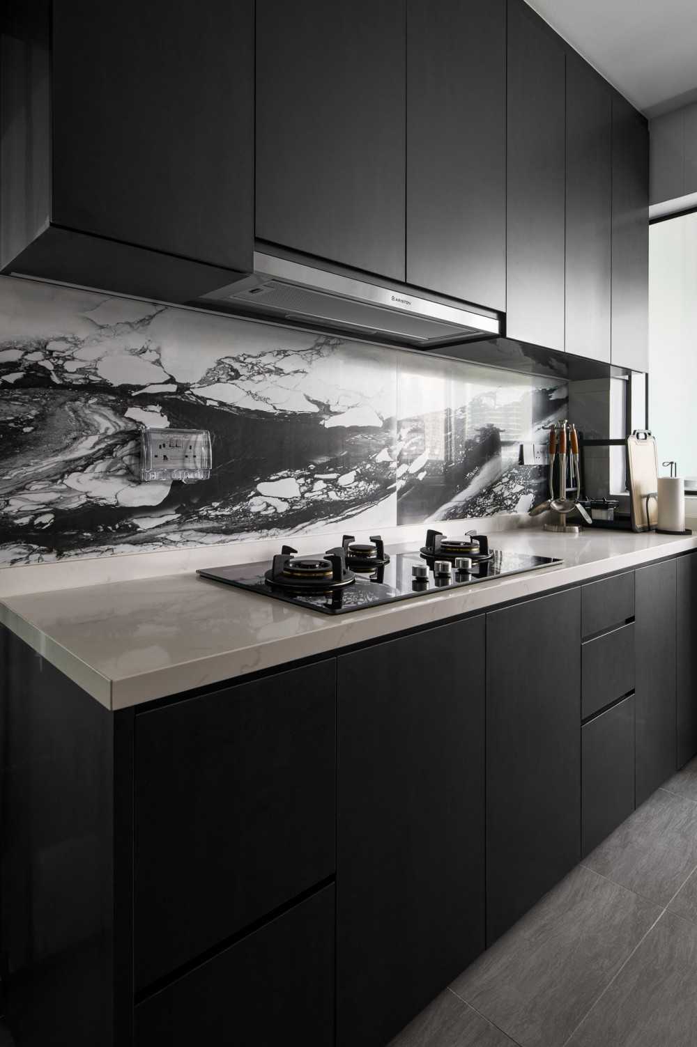 Contemporary Kitchen with Countertop and Homogeneous Tiles