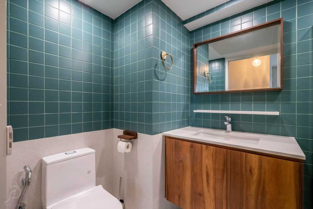 Transitional Bathroom with Wood Flooring and Mirror