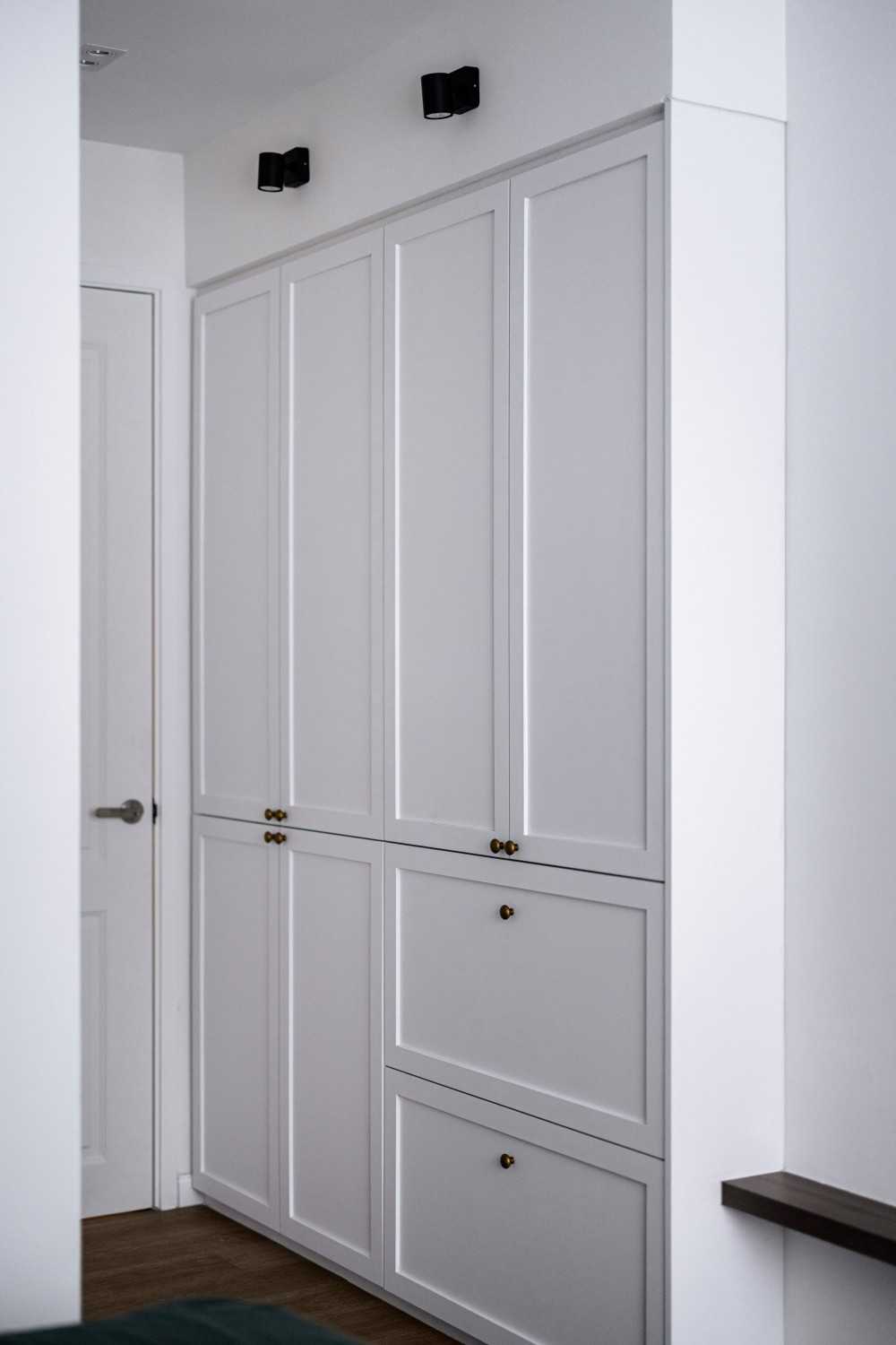 Modern Bedroom with Wood Flooring and Wardrobe