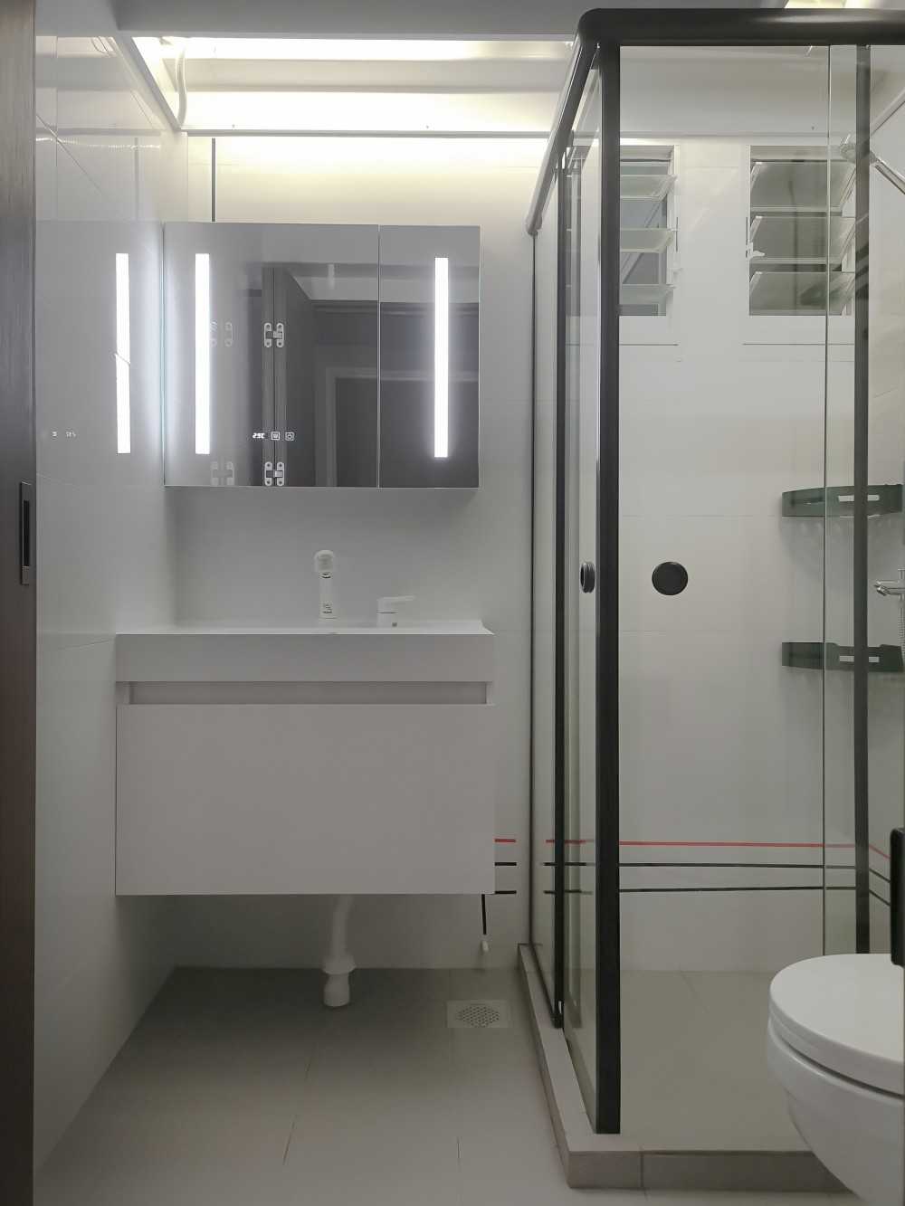 Scandinavian Bathroom with Mirror and Shower Screen