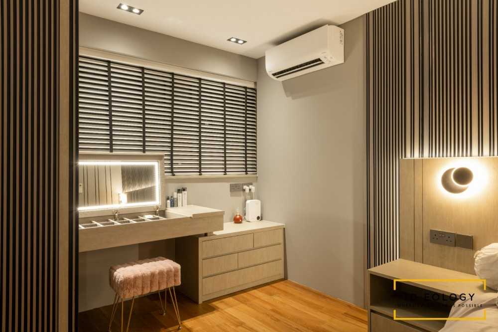 Contemporary Bedroom with Wardrobe and Sliding Wardrobe