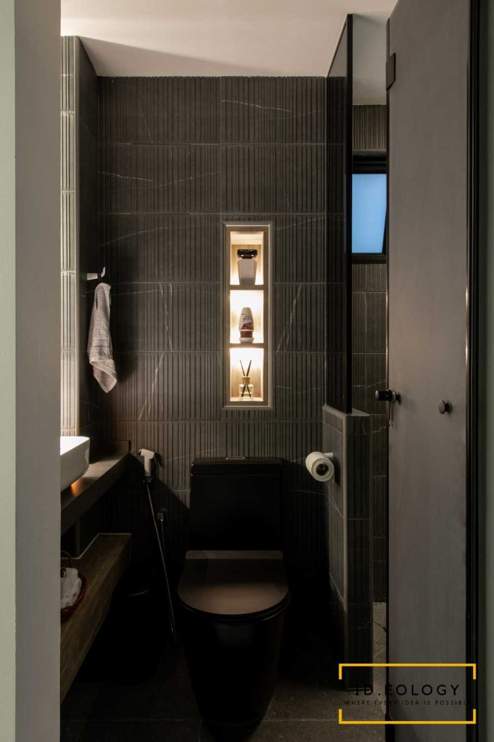 Contemporary Bathroom with Mirror and Shower Screen