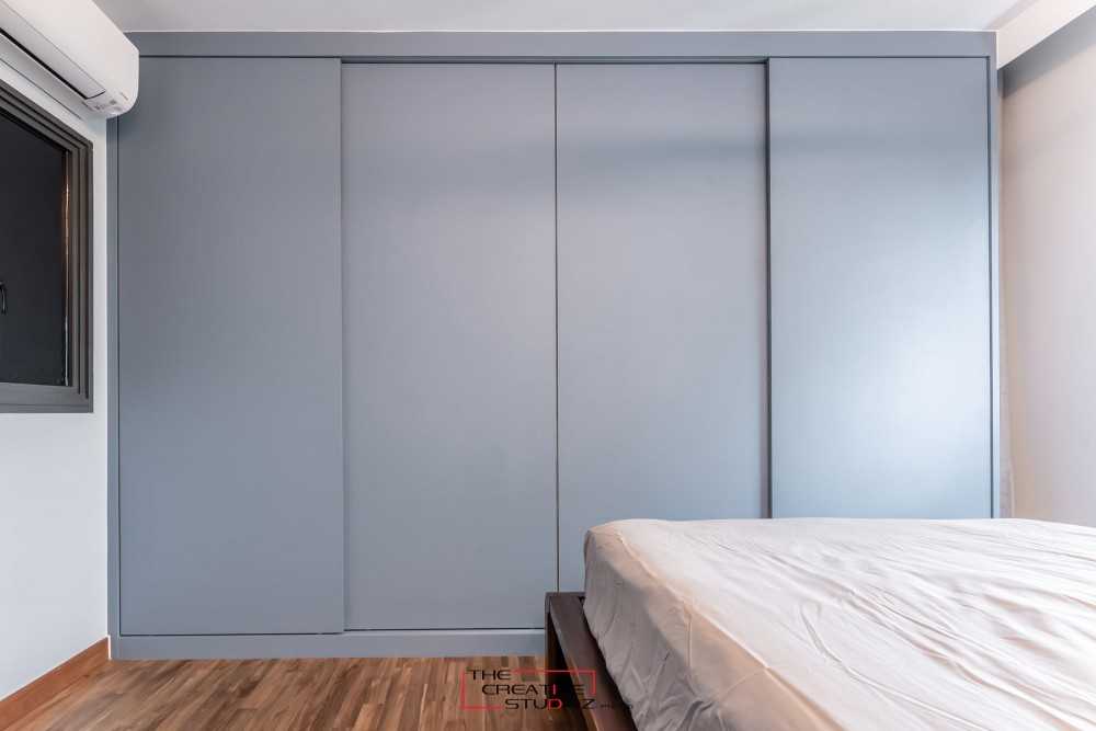 Scandinavian Bedroom with Vinyl Flooring and Wardrobe