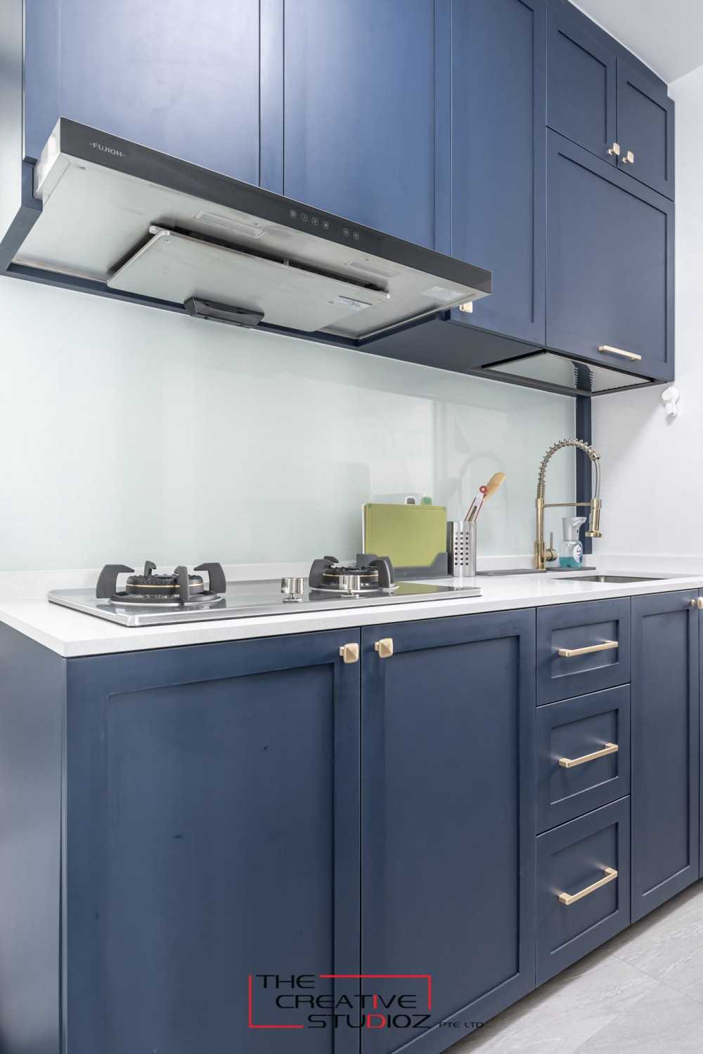 Scandinavian Kitchen with Countertop and Homogeneous Tiles