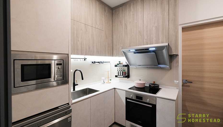 Modern Kitchen with Kitchen Island and Cupboard