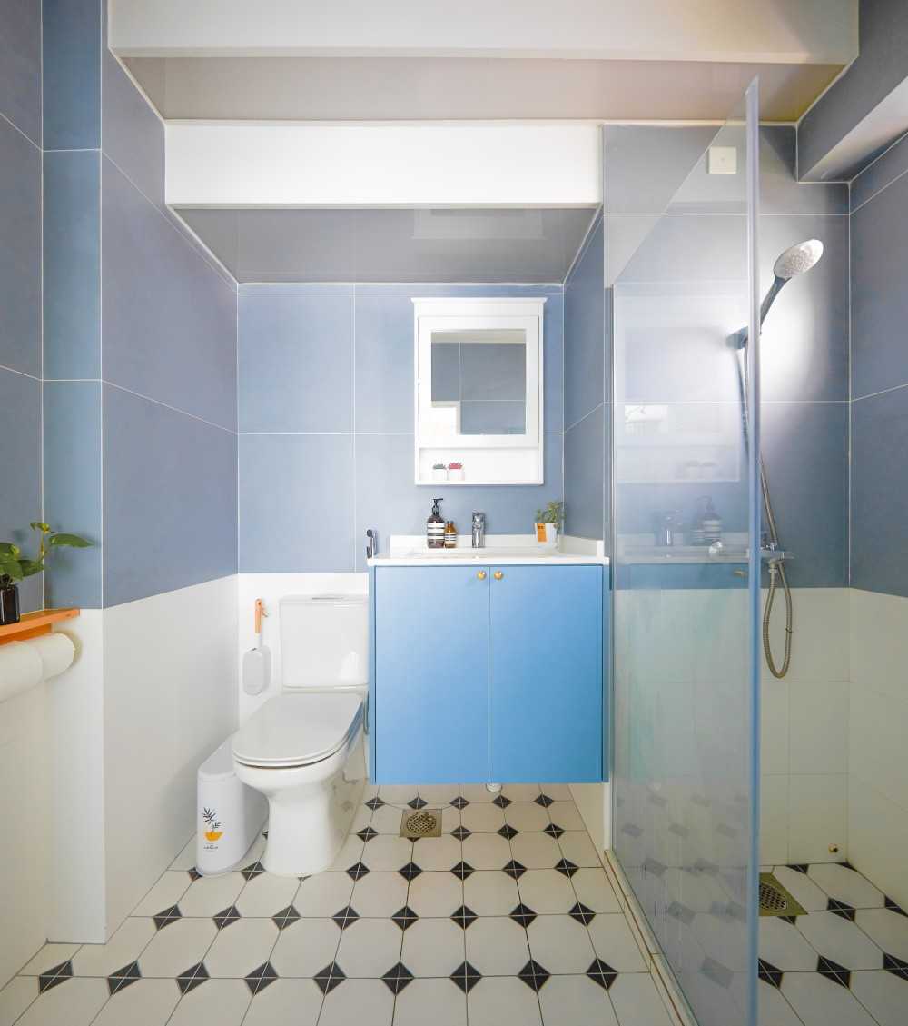 Eclectic Bathroom with Countertop and Shower Screen