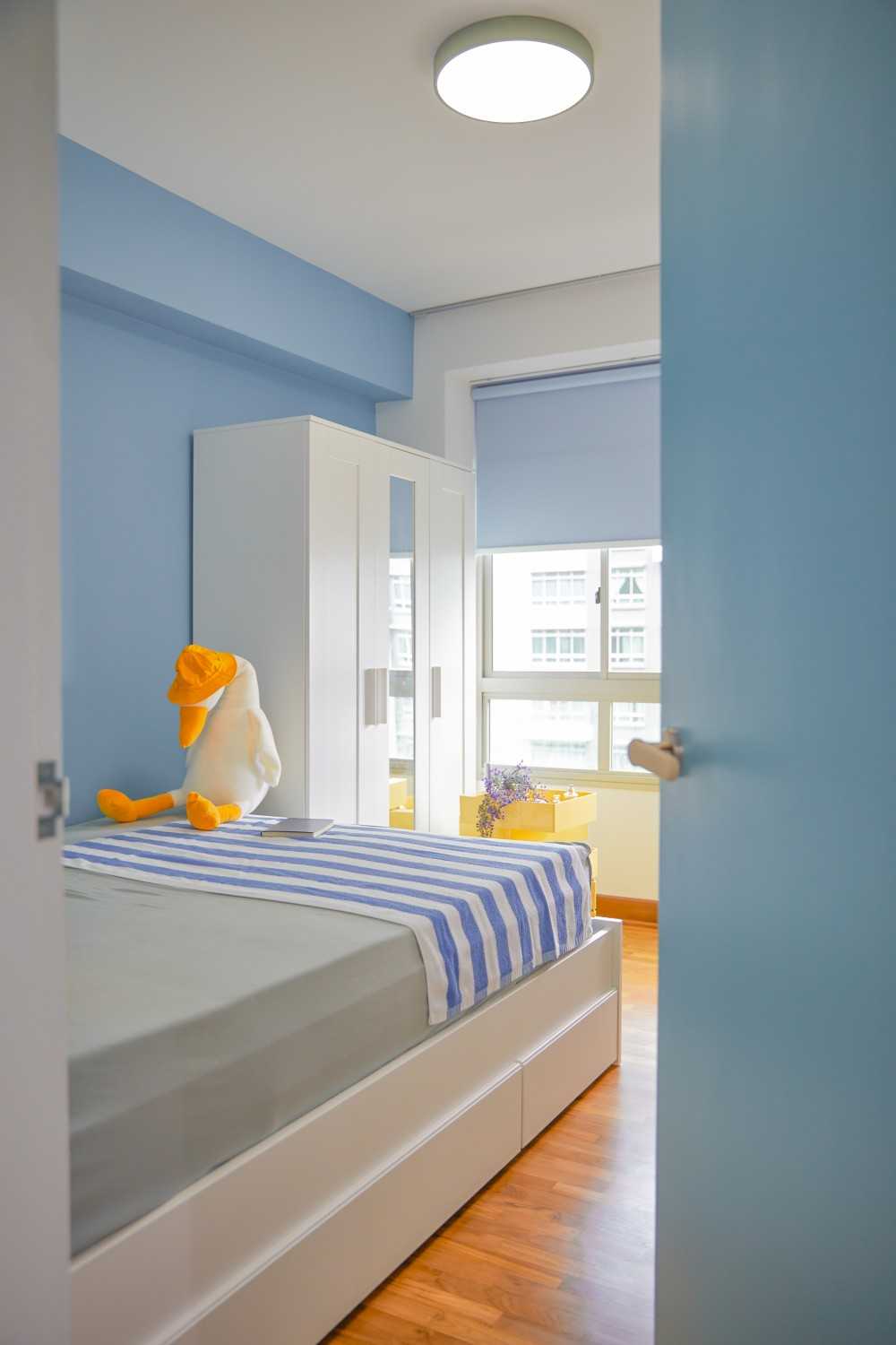 Eclectic Bedroom with Wardrobe and Closet