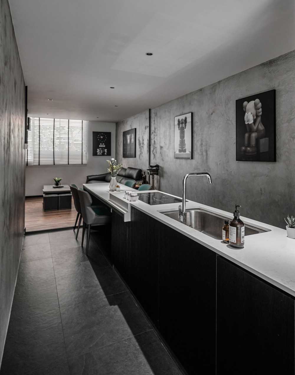 Contemporary Kitchen with Countertop and Kitchen Island
