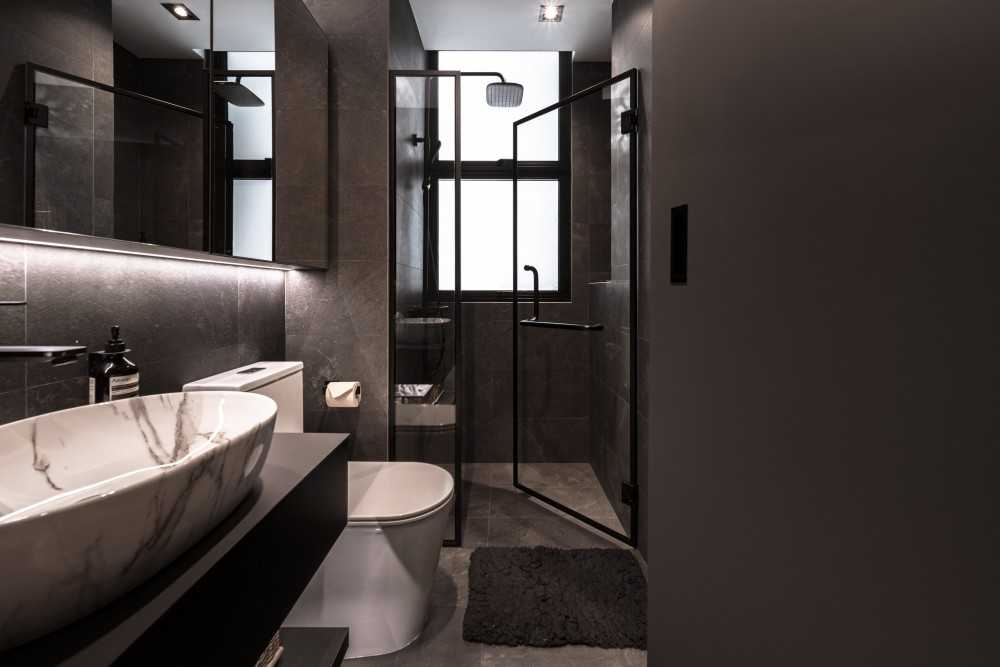 Modern Bathroom with Mirror and Shower Screen