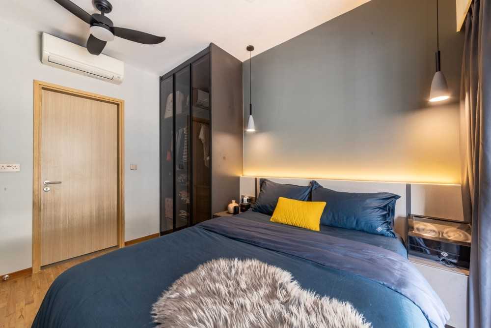 Modern Bedroom with Wardrobe and Ceiling Fan