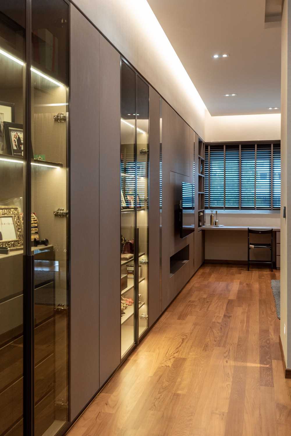 Contemporary Walk-in Wardrobe with Glass Door and Display Cabinets