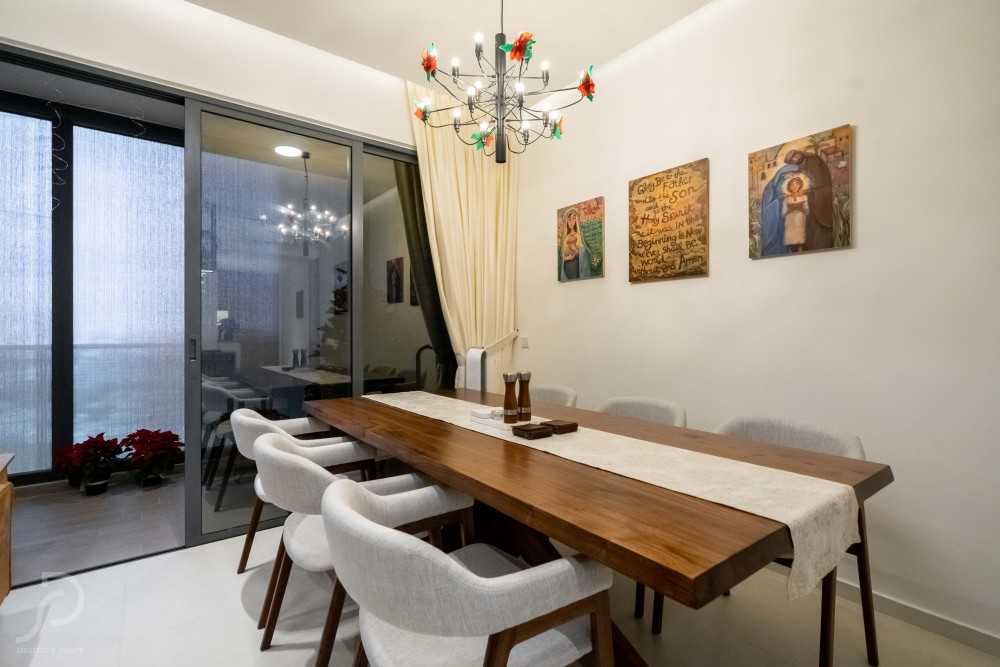 Modern Dining Room with Downlights and Dining Table