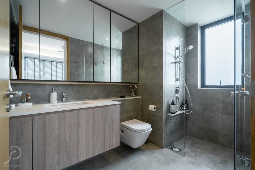Modern Bathroom with Rainshower and Bathroom Storage