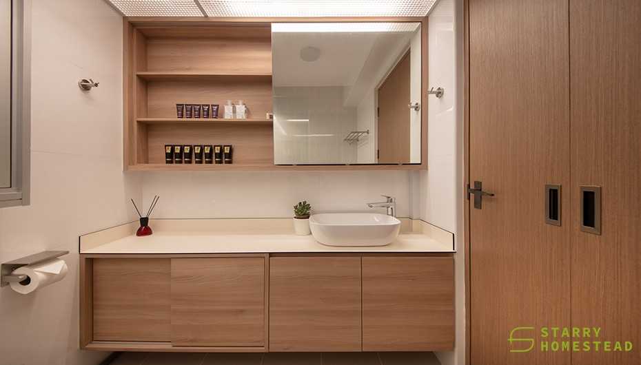 Scandinavian Bathroom with Marble Floor and Mirror