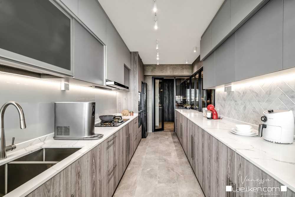 Contemporary Kitchen with Countertop and Kitchen Accessories