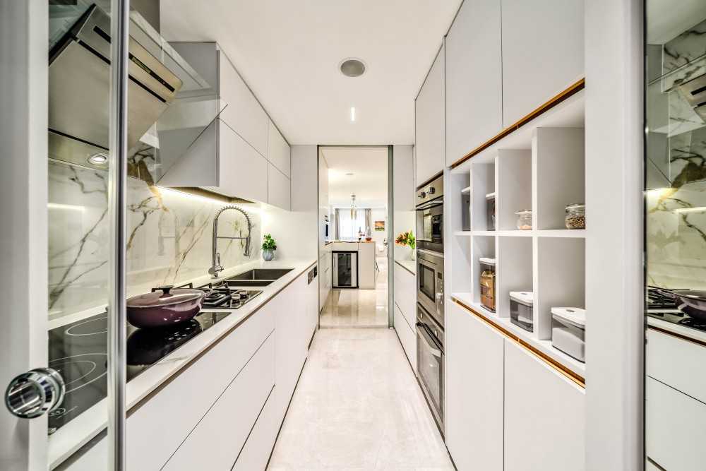 Modern Kitchen with Cupboard and Open Kitchen