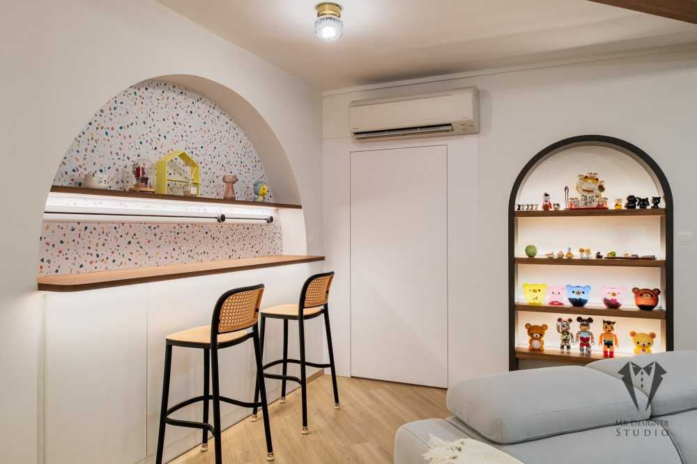 Eclectic Living Room with Bookshelf and Vinyl Flooring