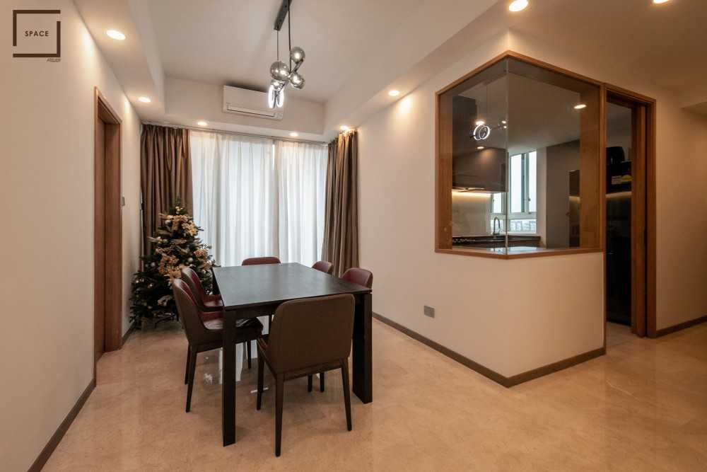 Modern Dining Room with Drop Light and Dining Table