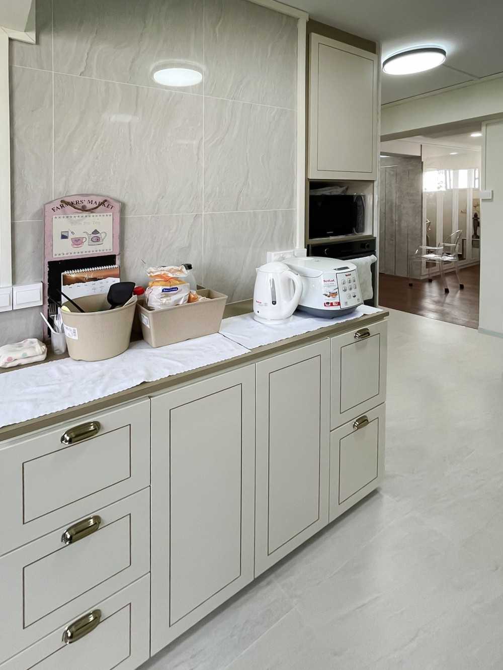 Scandinavian Kitchen with Feature Wall and Kitchen Accessories