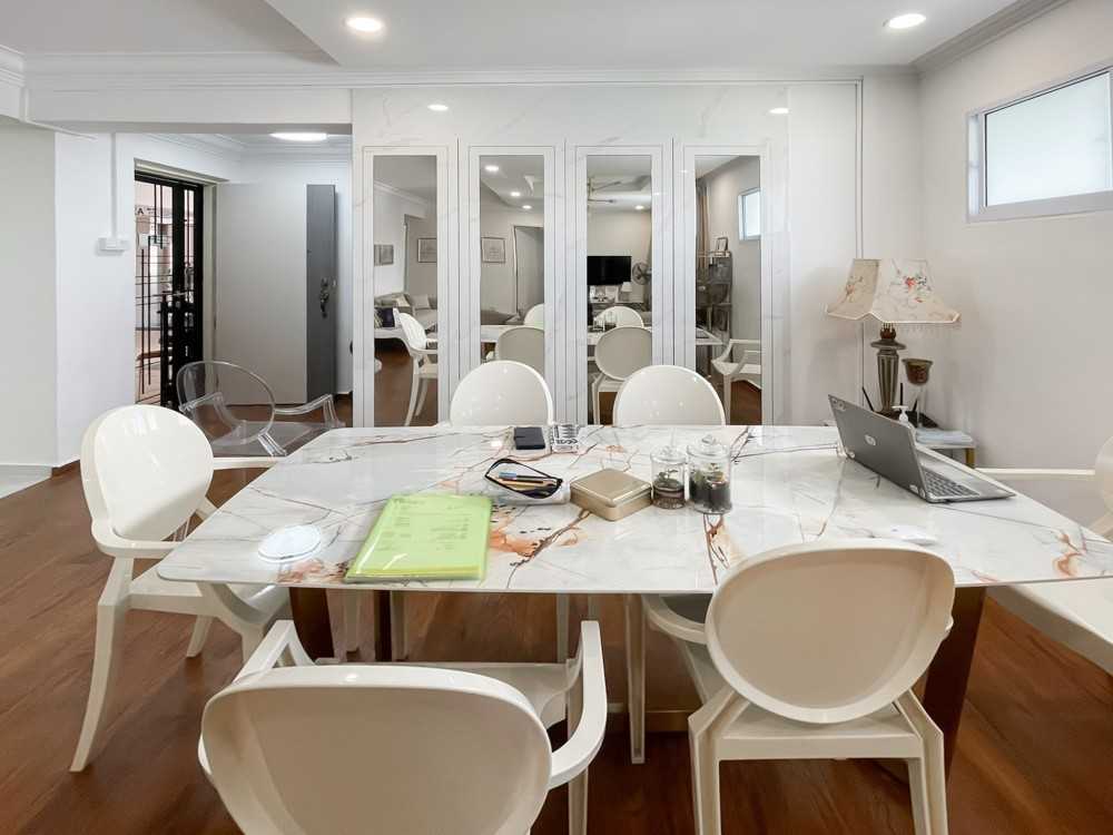 Scandinavian Dining Room with Mirror and Window Grille