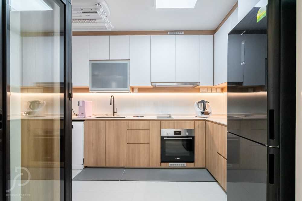 Contemporary Kitchen at Punggol | 161 Punggol by Design 4 Space Pte Ltd ...