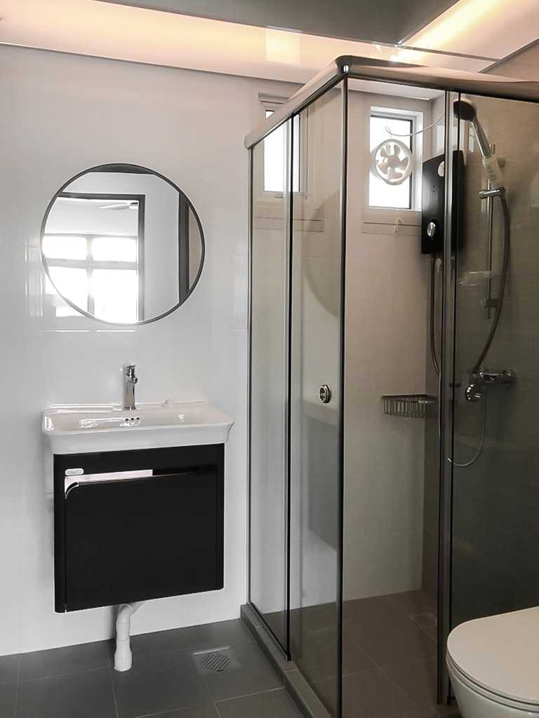 Scandinavian Bathroom with Mirror and Shower Screen