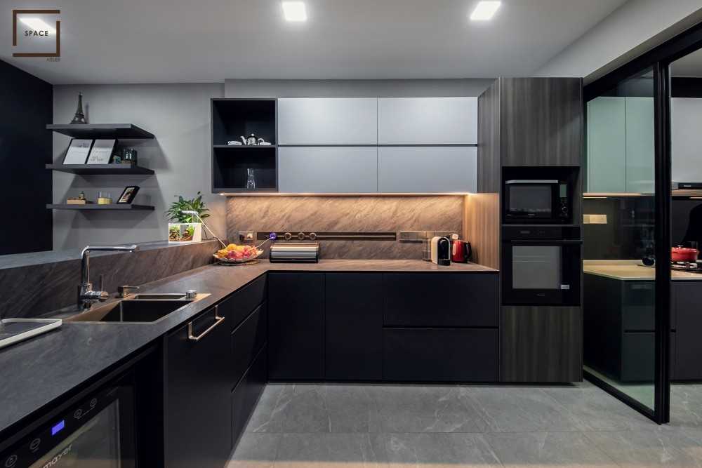 Modern Kitchen with Cupboard and Kitchen Backsplash