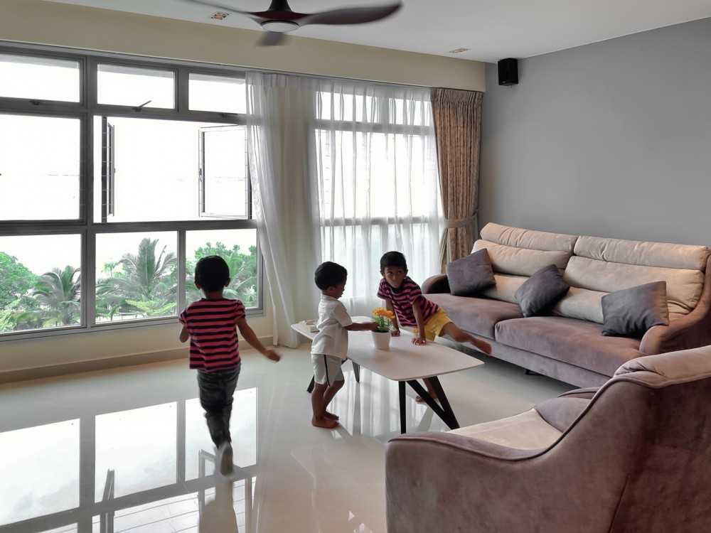 Modern Living Room with Window Grille and Sofa