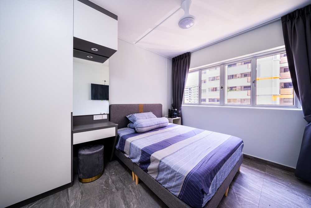 Minimalist Bedroom with Wardrobe and Closet