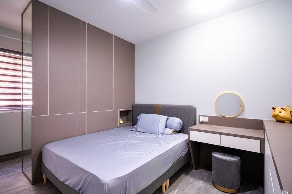 Minimalist Bedroom with Vinyl Flooring and Bedroom Dresser