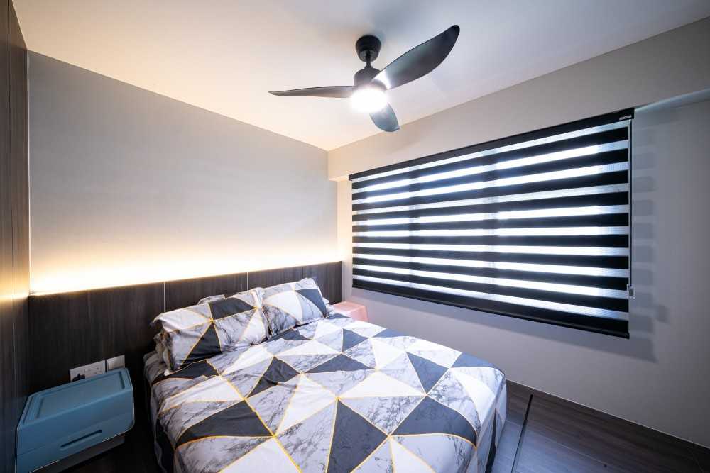 Contemporary Bedroom with Platform Bed and Queen Bed