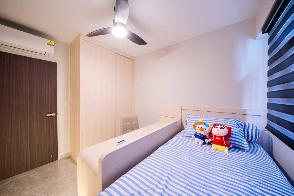 Contemporary Bedroom with Wardrobe and Sliding Wardrobe