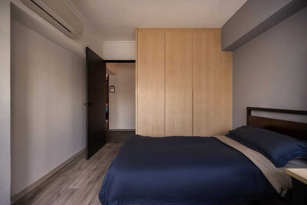 Industrial Bedroom with Vinyl Flooring and Wardrobe