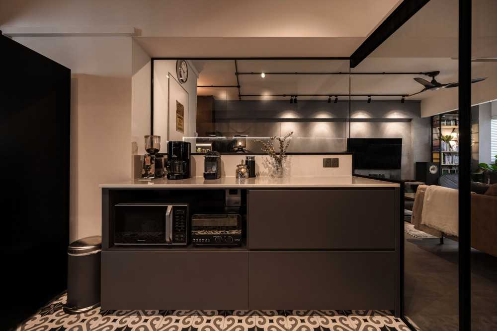 Industrial Kitchen with Countertop and Breakfast Counter