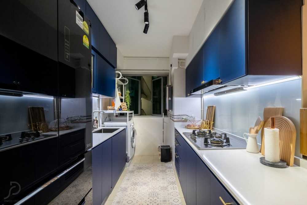 Transitional Kitchen with Kitchen Island and Open Kitchen