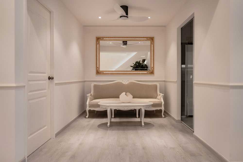 Modern Hallway with Mirror and Ceiling Fan