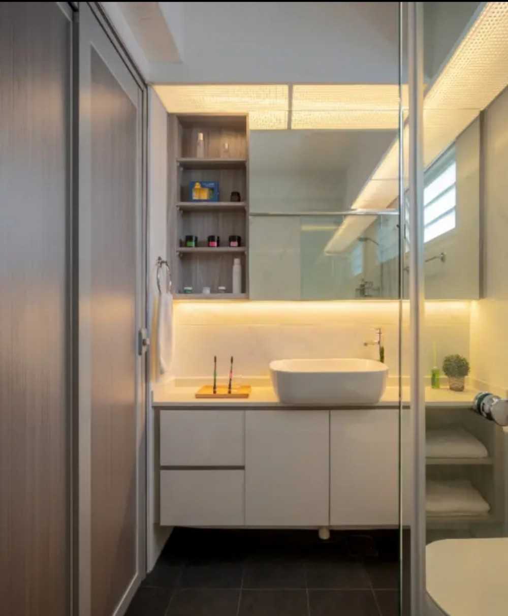 Scandinavian Bathroom with Countertop and Mirror