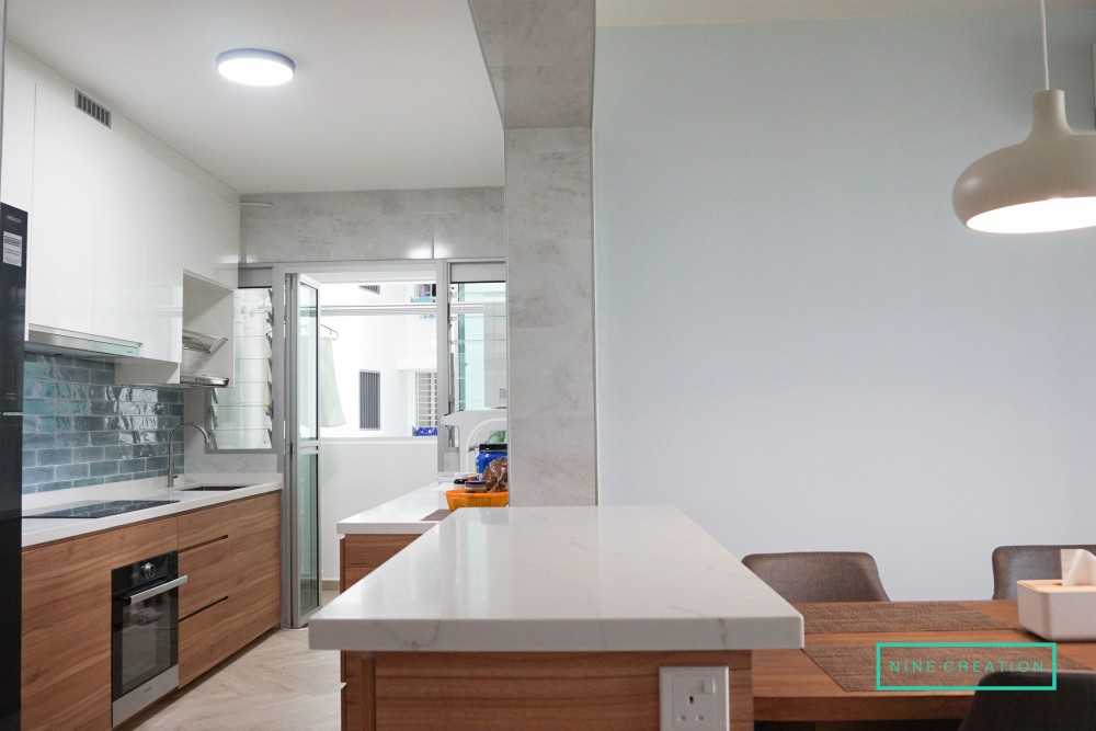 Contemporary Kitchen with Countertop and Homogeneous Tiles