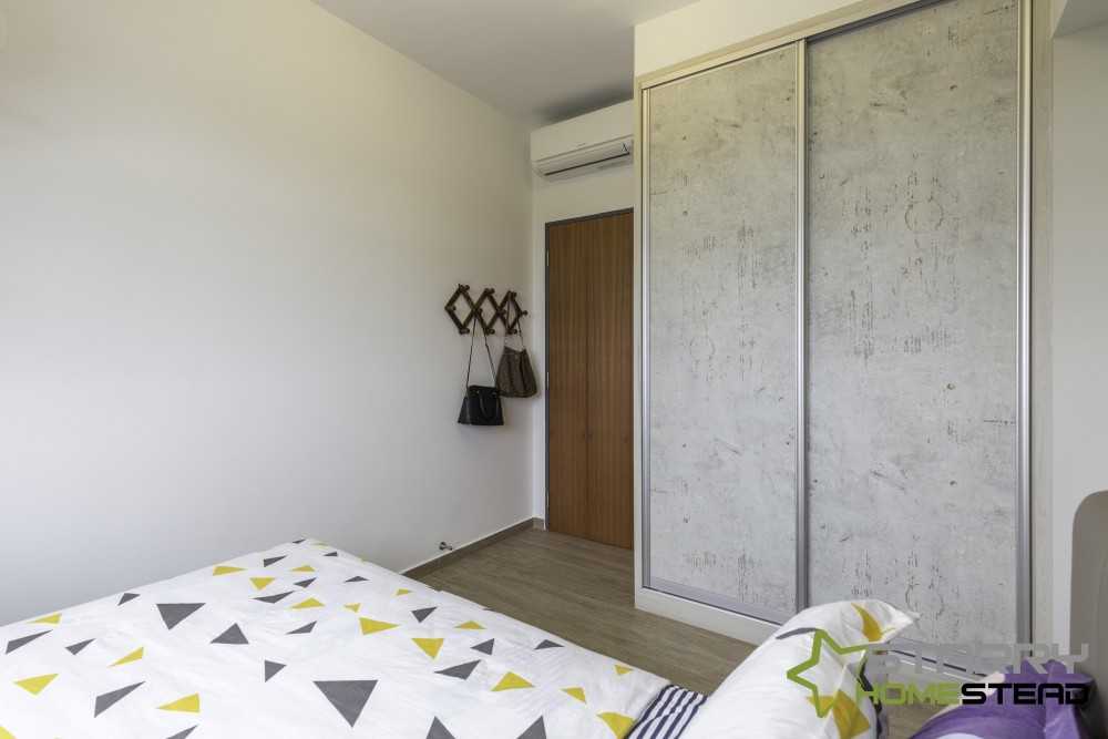 Industrial Bedroom with Wardrobe and Sliding Wardrobe