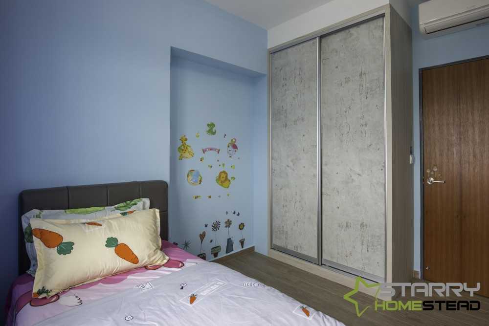 Industrial Bedroom with Wardrobe and Sliding Wardrobe