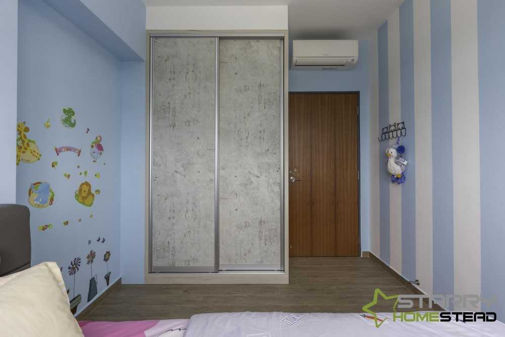 Industrial Bedroom with Wardrobe and Sliding Wardrobe