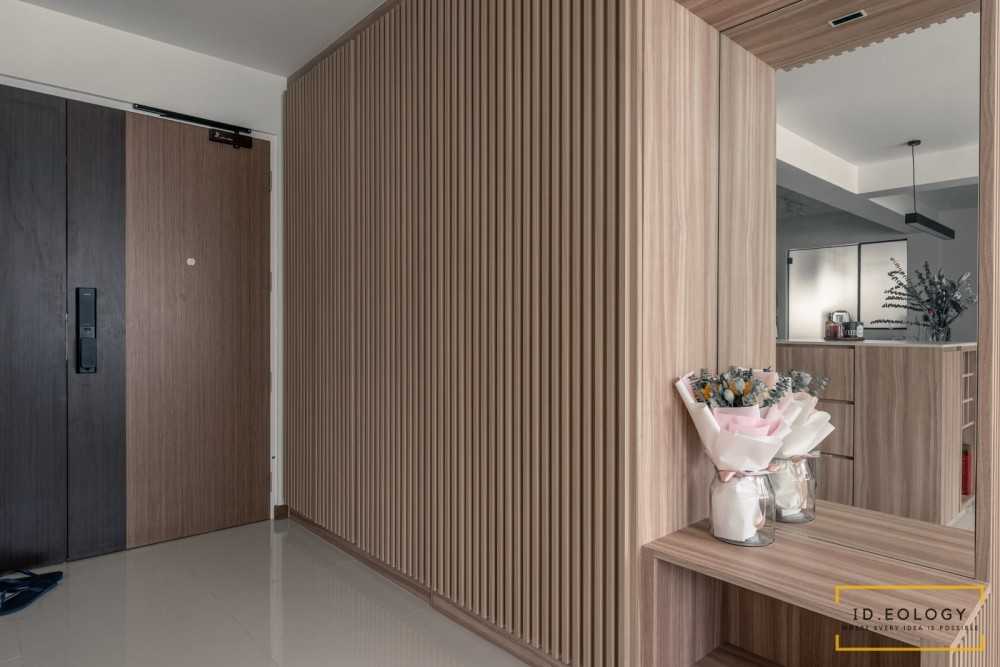 Minimalist Entryway with Mirror and Seating Bench